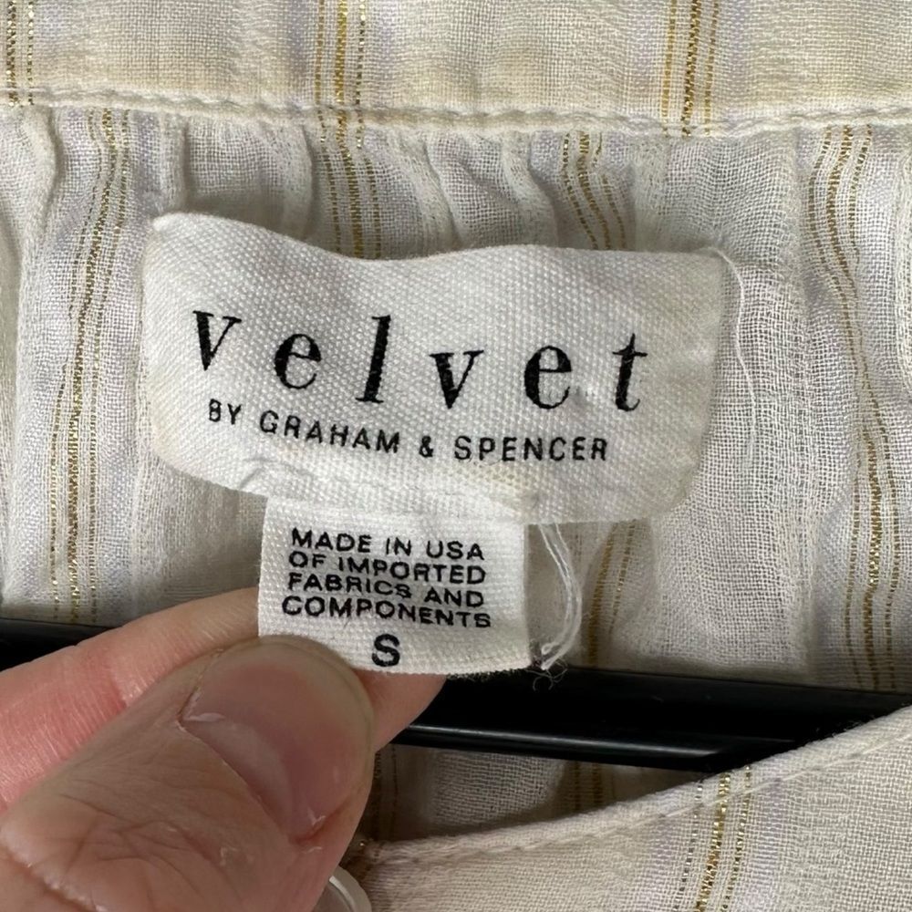 Velvet by Graham & Spencer Cream Button-Front Textured Blouse - Picture 5 of 6